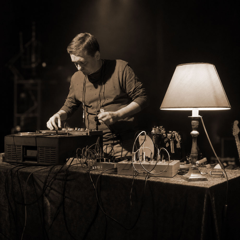 Ludovic Medery en performance sonore.